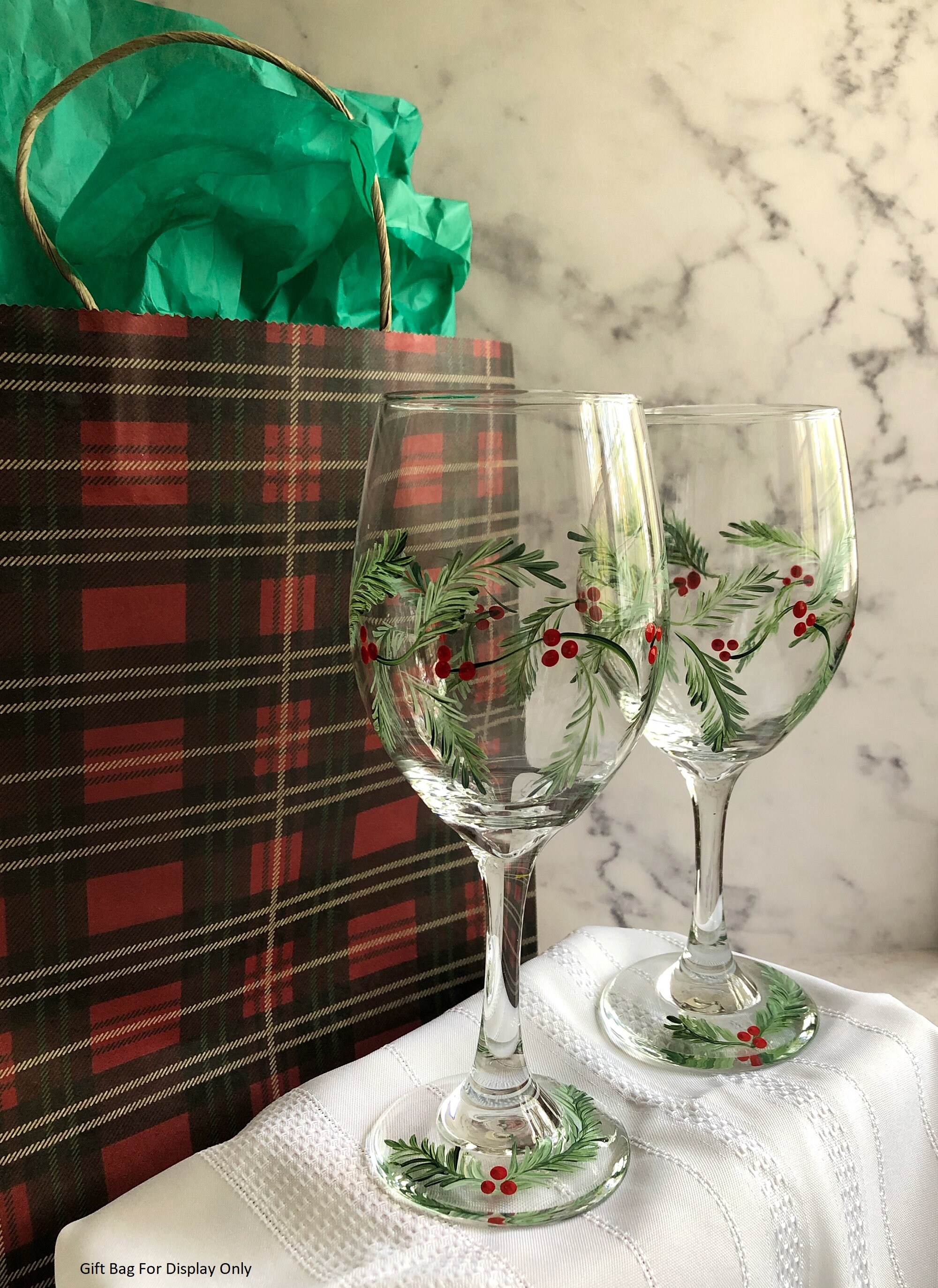 Set of 2 Hand Painted Holly Berry Christmas Wine Glasses Long Stem VGC