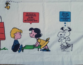 1971 Snoopy Flat Sheet, Vintage Snoopy Flat Sheet, Vintage Kids Sheet, Vintage Linens