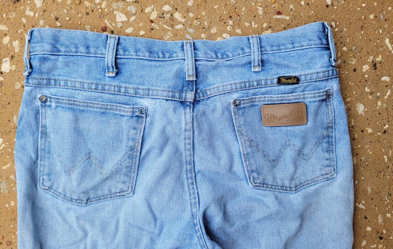 Vintage Wrangler Jeans, Distressed Wrangler Denim, Light Wash Wrangler Jeans, Size 33x30 image 4