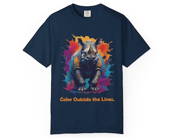 Camiseta unisex de rinoceronte colorido, camiseta de arte creativo, camiseta "Color Out of the Lines", regalo para amantes de los animales, camiseta con ilustraciones vibrantes