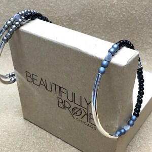 silvered gray bracelet with stretch