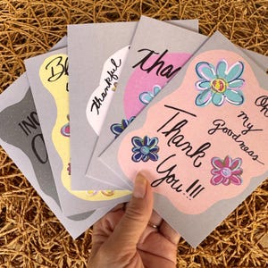 Conjunto de cartões de agradecimento com flores divertidas - Pacote múltiplo de cartões de agradecimento ilustrados à mão - Cartão de notas variado com design artístico - Agradecimento sincero e colorido
