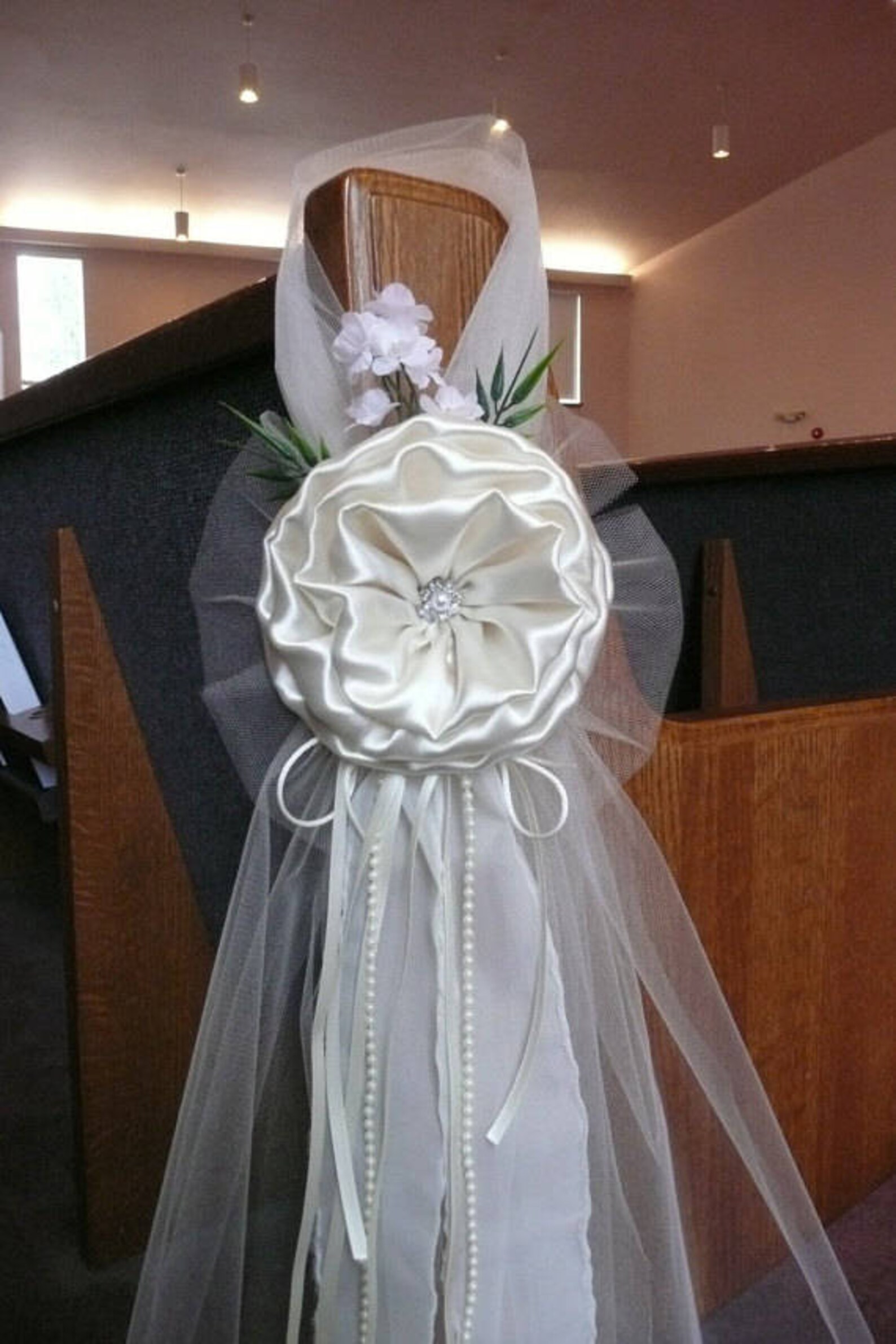 Ivory Pew Bows, Chair Bows, Elegant Wedding Bows Church Aisle