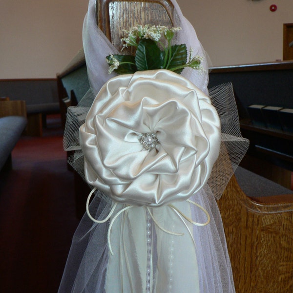 Ivory Pew Bows, Chair Bows, Elegant Wedding Bows Church Aisle Decorations