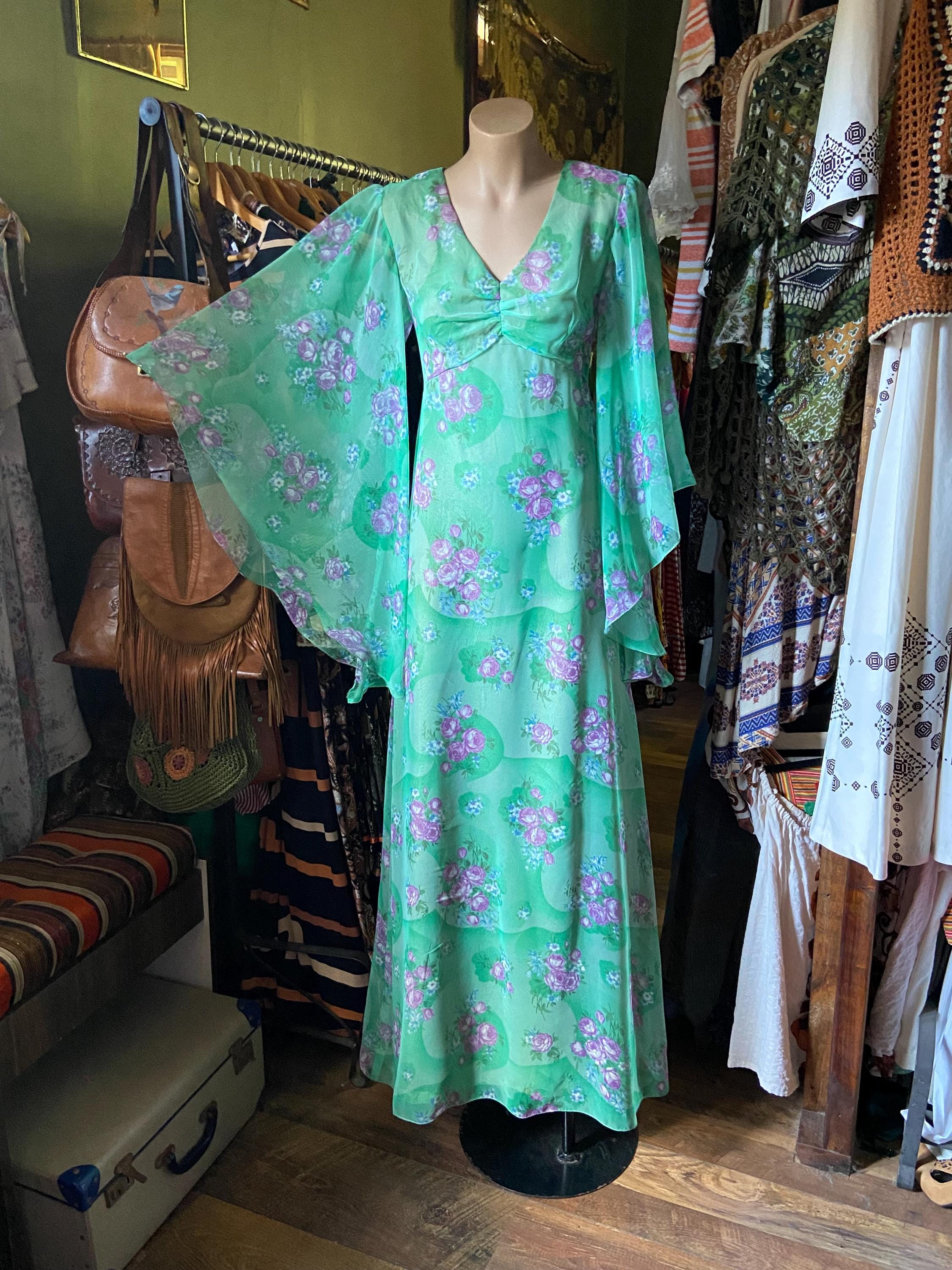 Silver Star Green w Violet Flower Print Angel Sleeve 70s Vintage Maxi Dress