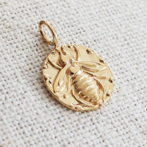 14K Solid Gold Vintage Look Honey Bee Disc Pendant Coin Etsy