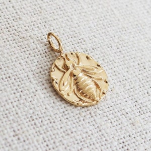 14K Solid Gold Vintage Look Honey Bee Disc Pendant, Coin Necklace,Queen Bee Necklace,Gold Bee Charm HBDC-P1001