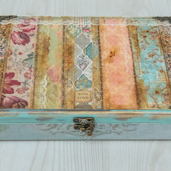 Large storage box with lid, Christmas family Reciepe box, Wooden keepsake box, Storage box for family photos, Save memory cards in box