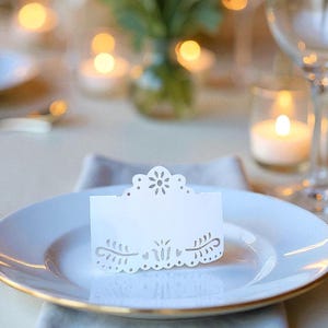 Tarjetas de mesa para bodas, Tarjeta de asiento de papel picado