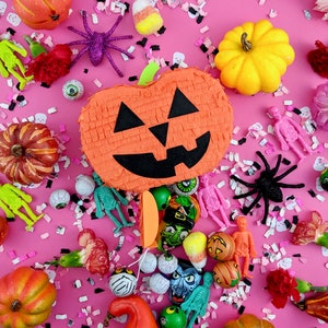 Mini Jack o&#39; Latern Piñata, Mini Pumpkin Piñata, Halloween Party Favor, Halloween Party Decorations, Pumpkin Candy Favor, 1 PUMPKIN FAVOR