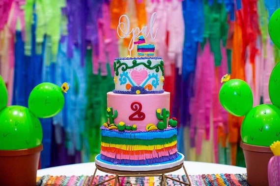 Anniversaire enfant - déco, gâteau d'anniversaire, pinata, ballons