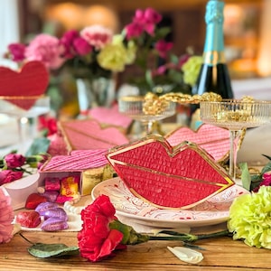 Lip Mini Pinata: Valentine&#39;s Day Party Favor, Galentine Gift
