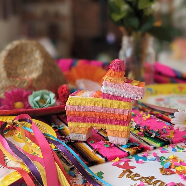 Mini Piñata Fiesta Party Favors: Rellenables y Personalizables