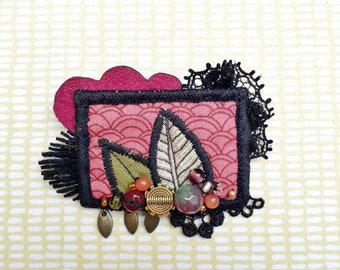 Broche "Haut les feuilles"