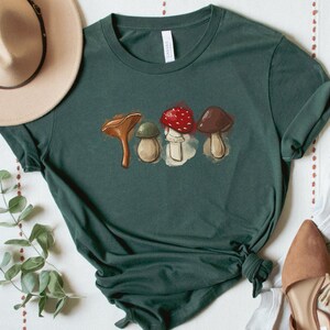 Pilz-Grafik-T-Shirt: Cottagecore Forest Fungi Shirt