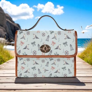 Bolso tipo cartera con diseño de gaviota, bolso estilo cottagecore náutico, bandolera coqueta estilo marinero, diseño de aves marinas dibujadas a mano inspirado en el verano de Nueva Inglaterra.