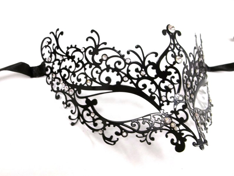 Poison Ivy Masquerade Mardi Gras Metal Filigree Mask in Black - Etsy