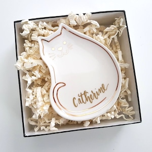 Personalized Cat Ring Dish for Mother&#39;s Day Gift, Cat Lover Trinket Plate, Jewelry dish, Kitty Ceramic Ring Dish, Cat Gift Memorial Idea