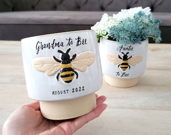 Summer Baby Pregnancy Announcement, Grandparents or Grandma To Bee Gift for Baby Reveal, Aunt, Personalized Bee Planter Ceramic, Spring Baby