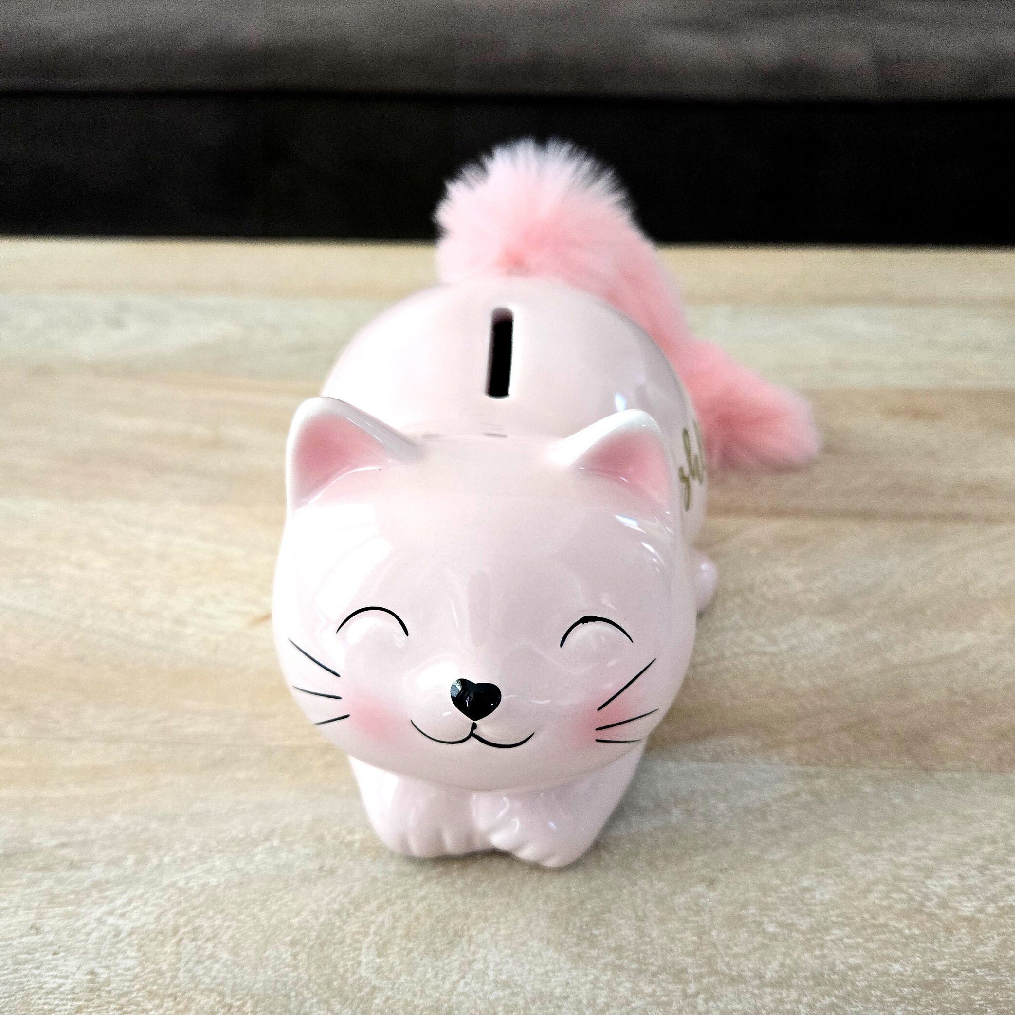 Mousehouse Spardose: Weiße Einhorn-Katze Mit Buntem Schwanz & Rosa Herz – Süße Geldbox Für Kinderzimmer (11x9x17 Cm)