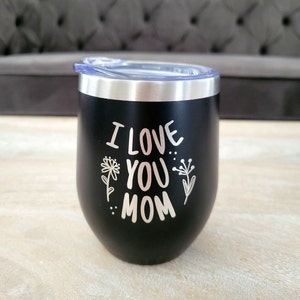Gobelet à vin pour maman, gobelet à café gravé pour maman, cadeau pour maman, cadeau pour la fête des mères, tasse maman noire, tasse maman en acier inoxydable, 12 oz
