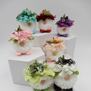 Gnomes, Springtime Gnome, Flower Gnome, Pompom Gnome, Home Decor, Yarn Gnome, Home Decor, Tiered Tray Decor