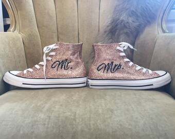 grey and rose gold converse