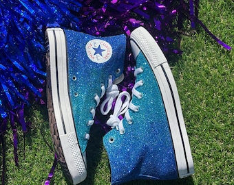 Glittriga Converse all stars. Glittriga blå ombre-sneakers.