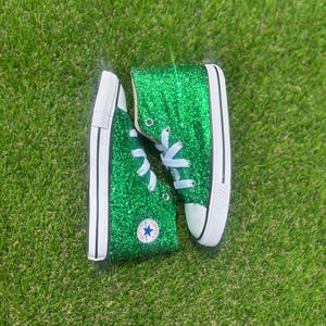 Converse verdes con purpurina, hechas a medida. Tallas para bebé/niño pequeño.
