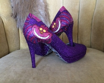 Custom Cheshire Cat high heels. Alice in Wonderland, &quot;we&#39;re all mad here.&quot;