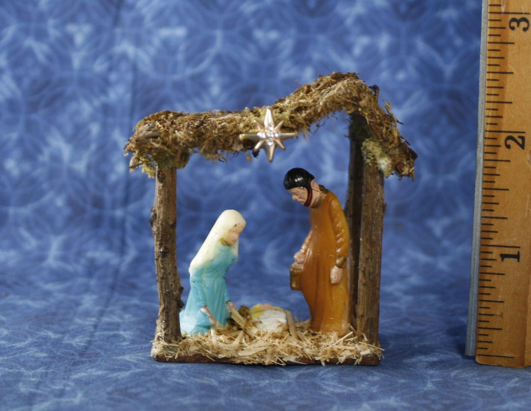 Mini Nativity Scene Christmas Miniature Wood Hay Resin Desktop Tabletop ...