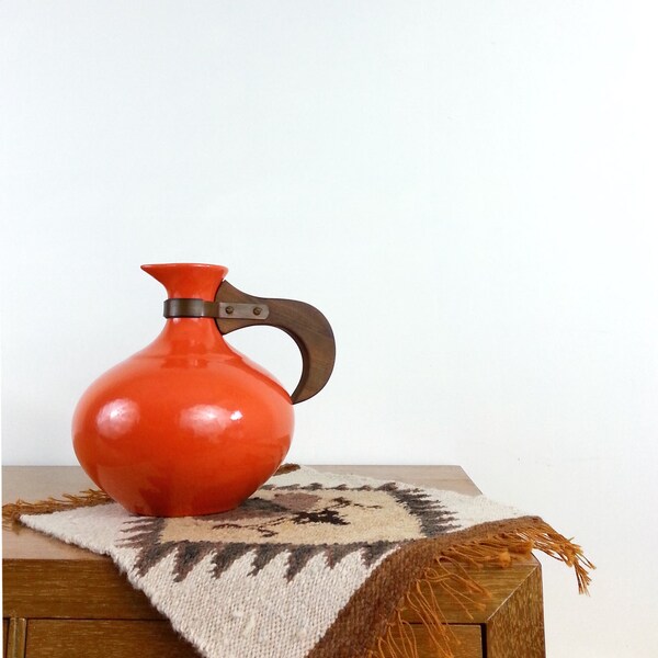 juicy orange mcm pottery, midcentury modern Bauer carafe, vintage ringware pitcher