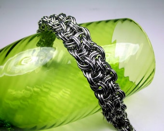Pulsera de cota de malla hecha a mano con Kinged Vipera Berus en acero inoxidable
