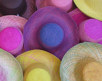 Chapeau en rapia à motifs HF066