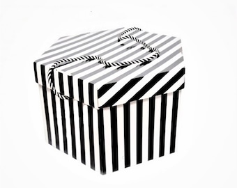 Candy Stripe Hexagonal Hat Box - Fits 27cm Hats - HA030