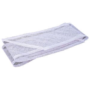 Pode incluir: Fita de tule branca, um tecido delicado e macio com uma textura de malha fina. Esta fita &eacute; perfeita para adicionar um toque de eleg&acirc;ncia a qualquer projeto.