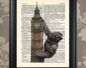 Bradipo che prende il controllo del Big Ben / Upcycled Antique Dictionary Art Print / 8.5"x11" (210x280 mm) Poster / Vintage Greek Encyclopedia