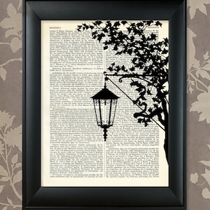 Vintage Street Lantern / Gas Lamp Print, Street Lamp Art, Old Street Lamp Art, Upcycled Dictionary Art Print / Vintage Greek Encyclopedia