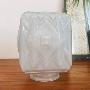 Abat day old art deco