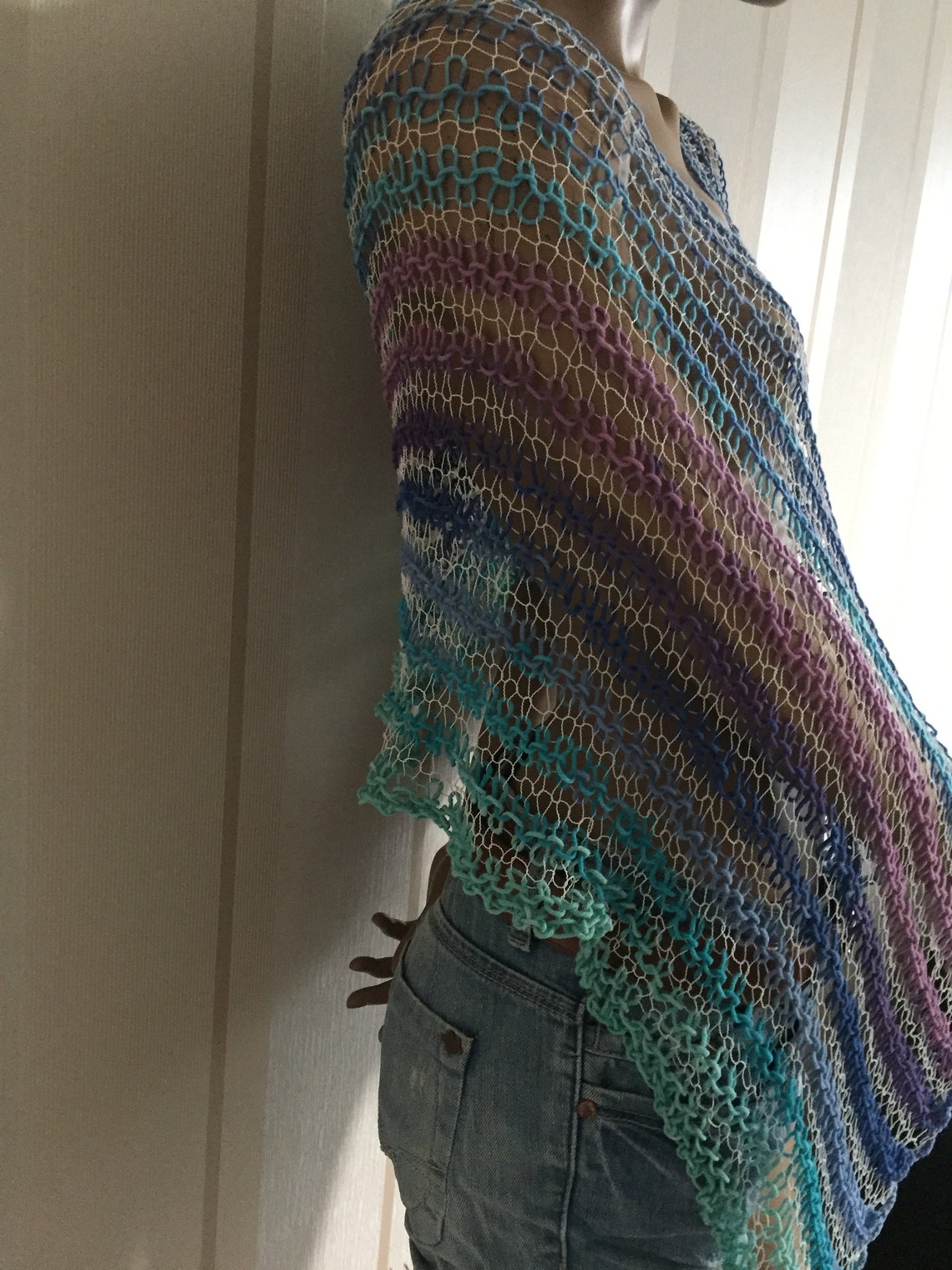 knitting thick women's loose shawl