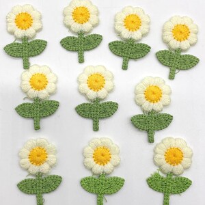 Embroidered Crocheted Daisies 10 pieces, 4cm Daisy Flower patch applique badge