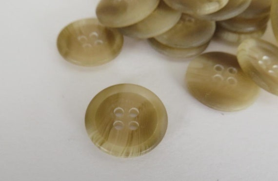 20 pcs 40L Quality mock horn Buttons black with green colour tinge 25mm