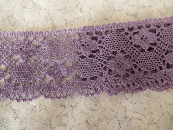 OFF WHITE//CREAM CROCHET TASSEL TRIM SOLD PER METRE 8CM/'S WIDE LACE