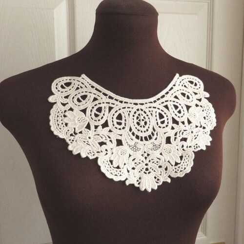 Appliques en dentelle guipure de coton - Col beige ou blanc cassé (2 pièces)