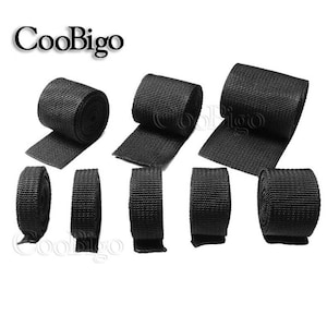 Puede incluir: Bridas de cable de nylon negro en varios tamaños. Las bridas están enrolladas y listas para usarse para organizar cables y alambres.