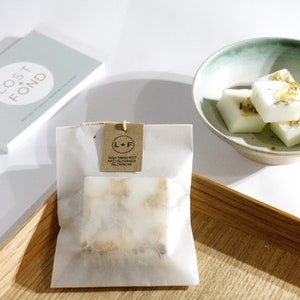 White House Burner & Wax Melt Gift Set // Natural wax melts bags. Soy wax Essential oil / New House Gift House warming Moving Gift New Home 1 bag is enough