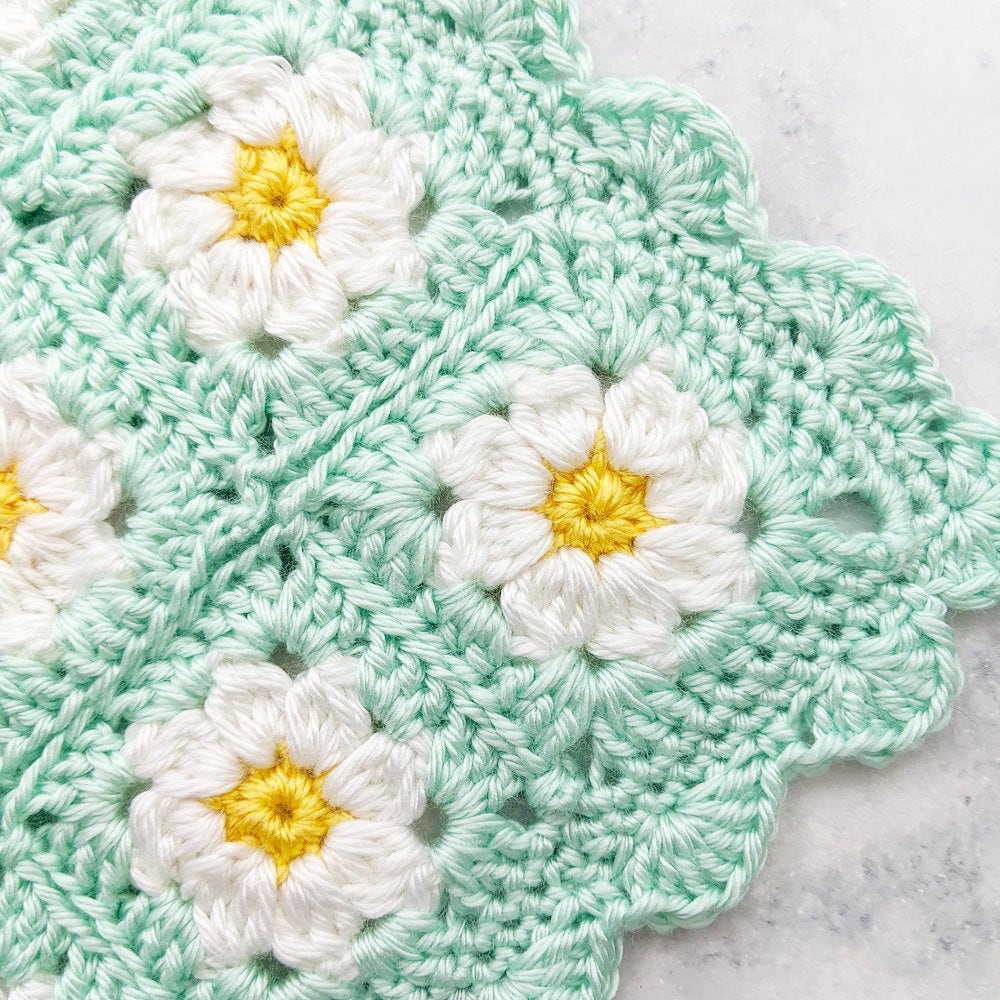 Dainty Daisy Granny Square Blanket Pattern Crochet Flower Blanket Pattern Etsy Canada