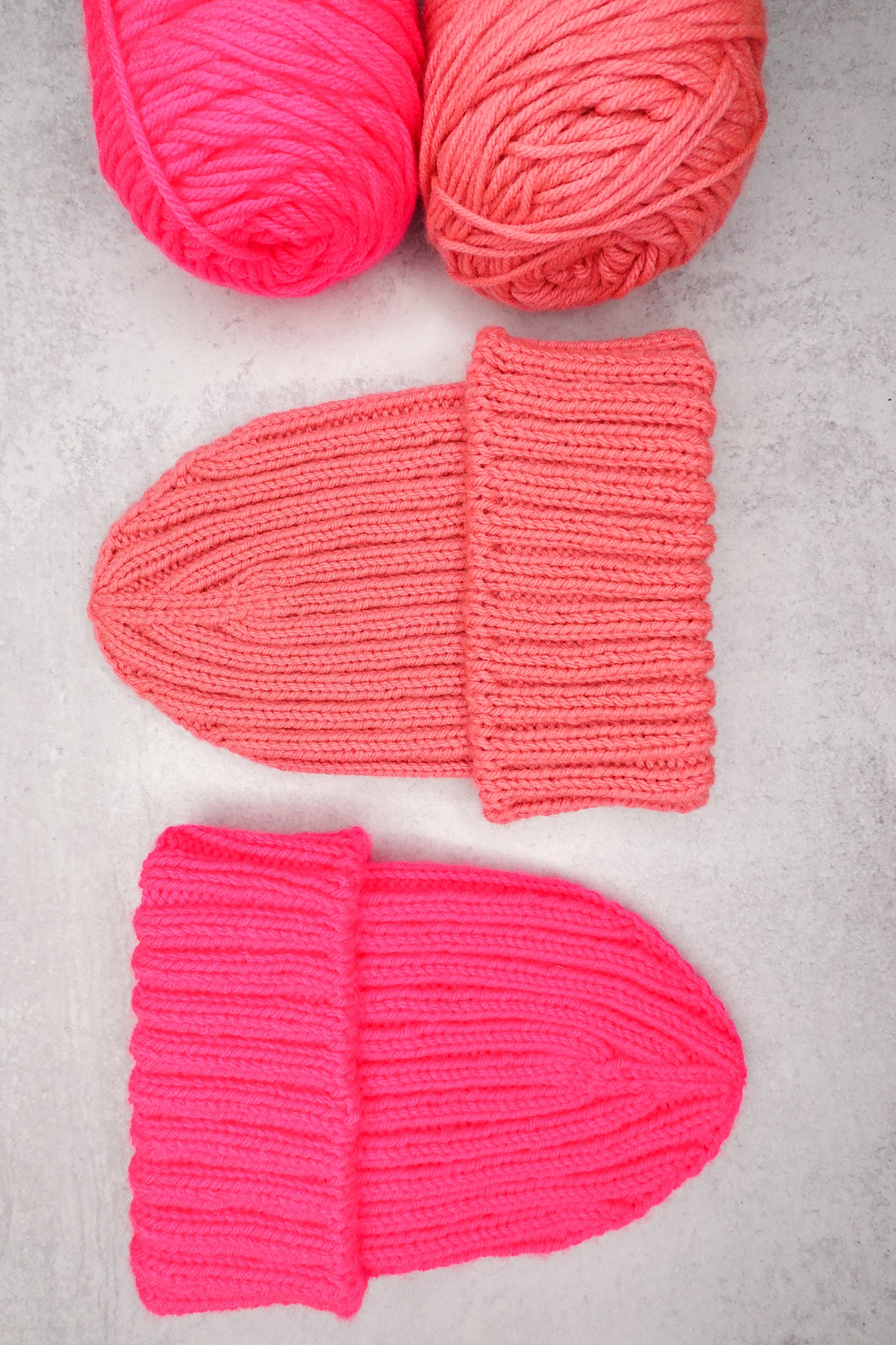 Knitted Hat Pattern and Video, Easy Ribbed Knit Beanie Toque for ...