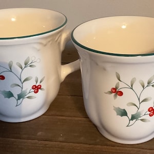Pfaltzgraff Winterberry Coffee Cups, Set of 2