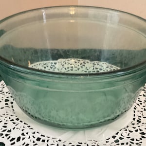 Anchor Hocking Green Glass Mixing Bowl, Batter Bowl,  1 QT